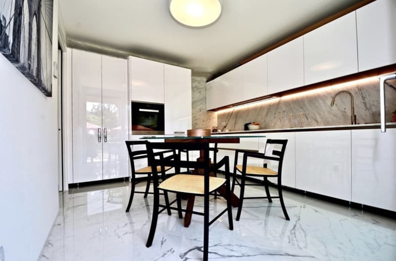 NUOVA CASA DI 6.5 LOCALI SUL LAGO (8)