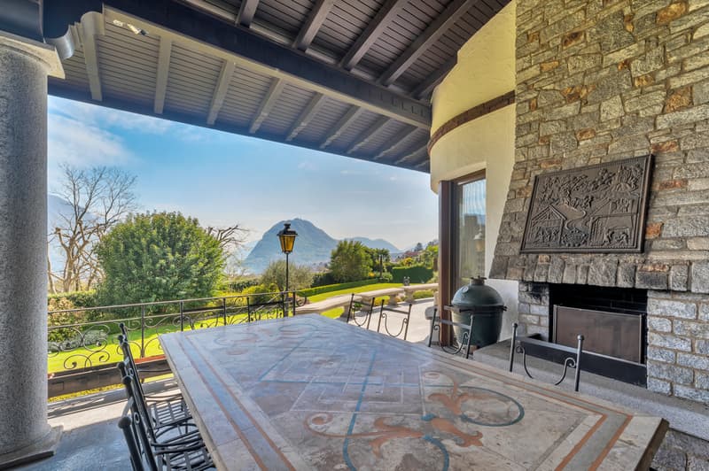 Prestigiosa Villa con Vista Lago (11)