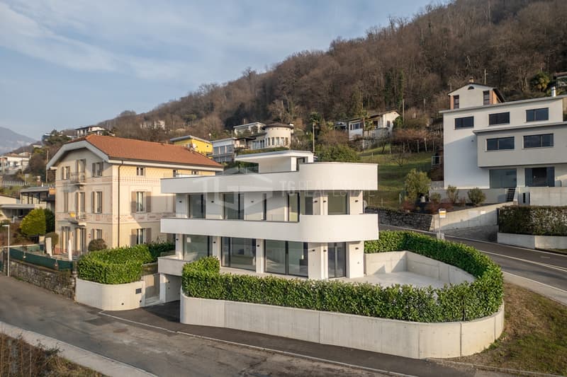 VILLA CONTEMPORANEA CON VISTA LAGO (12)