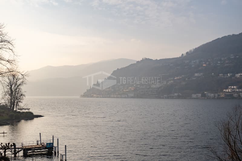 VILLA CONTEMPORANEA CON VISTA LAGO (11)