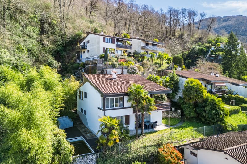 VILLA 5.5 LOCALI CON VISTA CITTA E LAGO DI LUGANO (8)