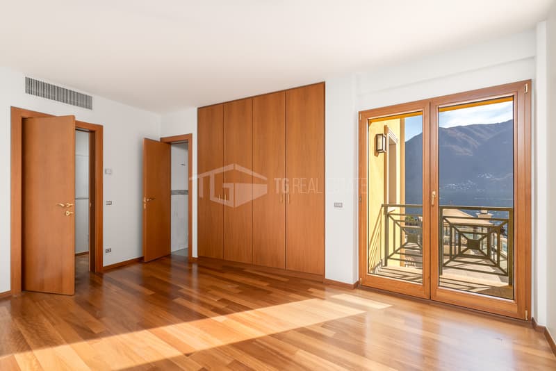 ELEGANTE APPARTAMENTO DI 5.5 LOCALI CON VISTA LAGO (9)