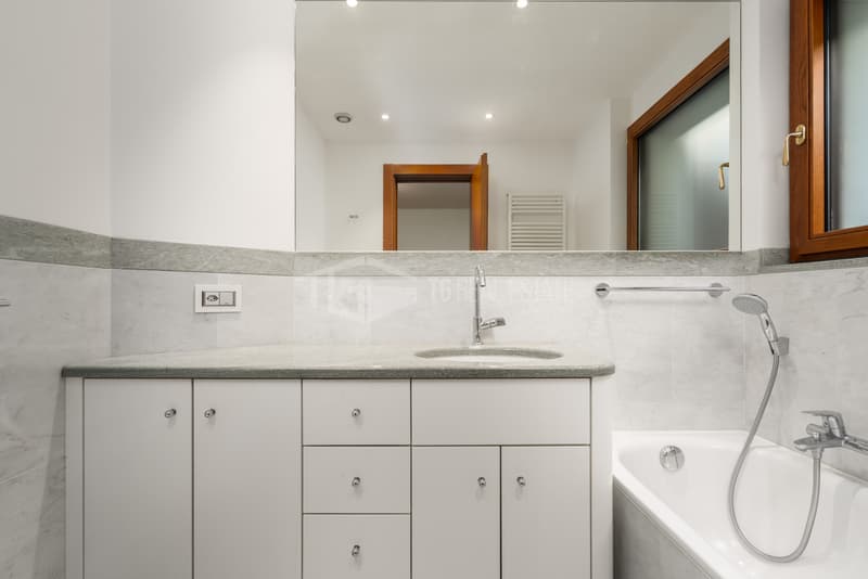 ELEGANTE APPARTAMENTO DI 5.5 LOCALI CON VISTA LAGO (12)