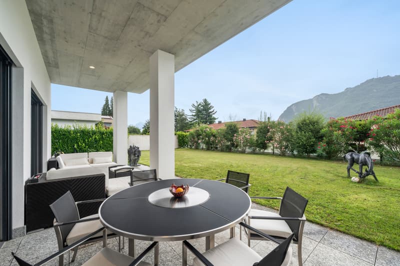 PRESTIGIOSA VILLA CON PISCINA NEI PRESSI DELLA TASIS (4)