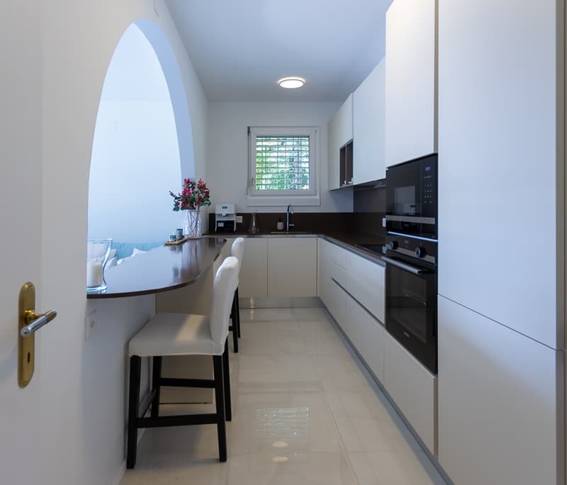 SPLENDIDO 3.5 LOCALI CON GIARDINO PRIVATO E VISTA LAGO (4)