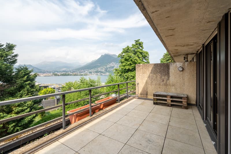 RAFFINATO BILOCALE CON VISTA LAGO (4)