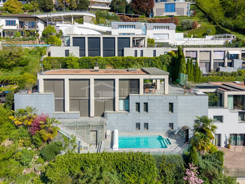 ELEGANTE VILLA CON VISTA LAGO E PISCINA A RUVIGLIANA (1)