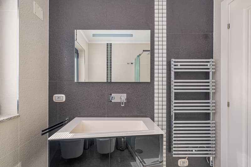 SPETTACOLARE 3.5 LOCALI AMMOBILIATO CON VISTA LAGO A PARADISO (7)