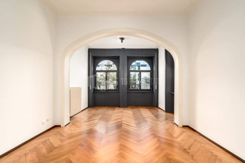 ELEGANTE 4.5 LOCALI IN PALAZZO D'EPOCA IN CENTRO LUGANO (1)