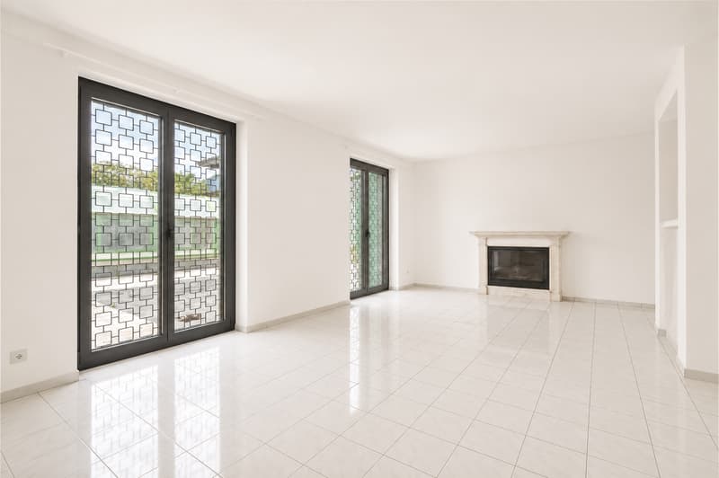 CASA DI 5.5 LOCALI CON GIARDINO, PISCINA E DEPENDANCE (5)
