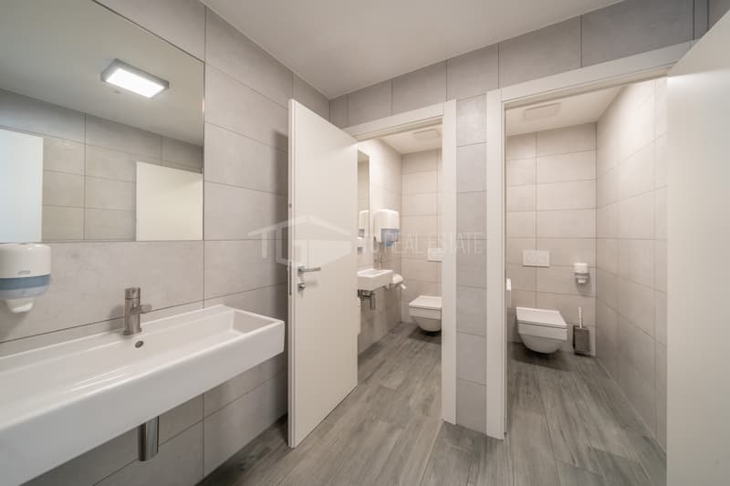 MODERNO UFFICIO A MANNO (11)