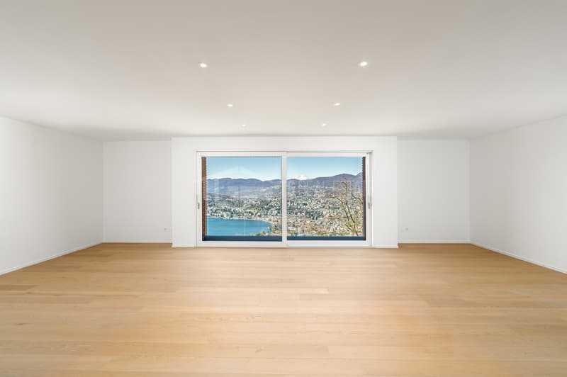 MAGNIFICA VILLA CON GIARDINO E VISTA LAGO (2)