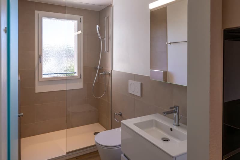 Erstbezug Charmante 2.5-Zimmer-Wohnung an ruhiger Lage mit schönem Innenhof und Pilatusblick (8)