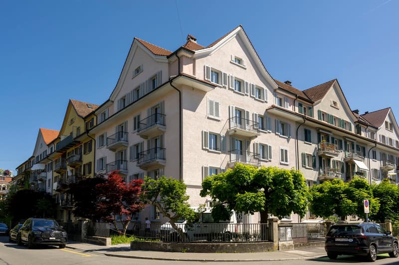 Erstbezug Charmante 1.5-Zimmer-Wohnung an ruhiger Lage mit schönem Innenhof und Pilatusblick (1)