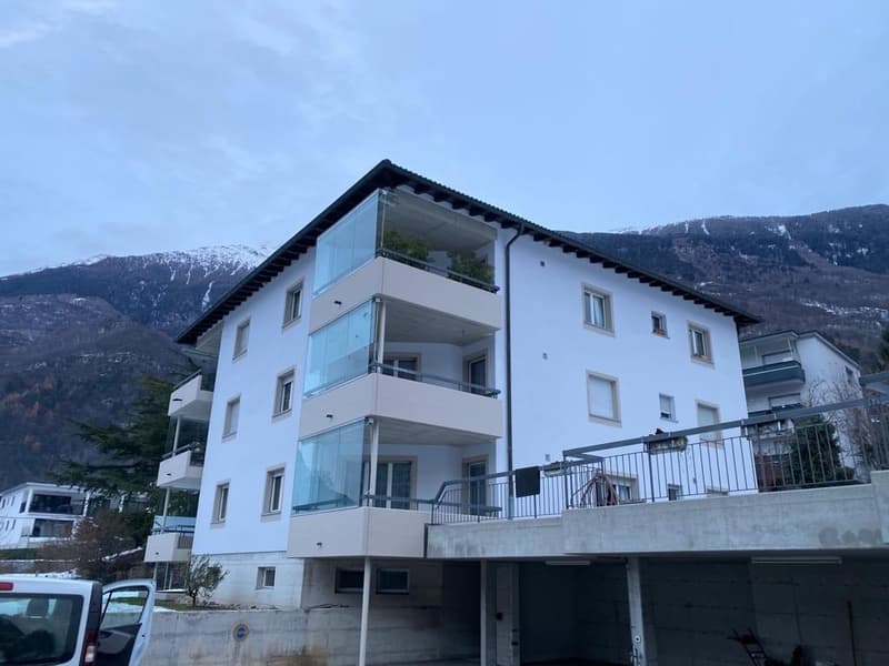 Esclusivo Stabile Plurifamiliare a Claro – 7 Appartamenti con Vista sulle Montagne (1)