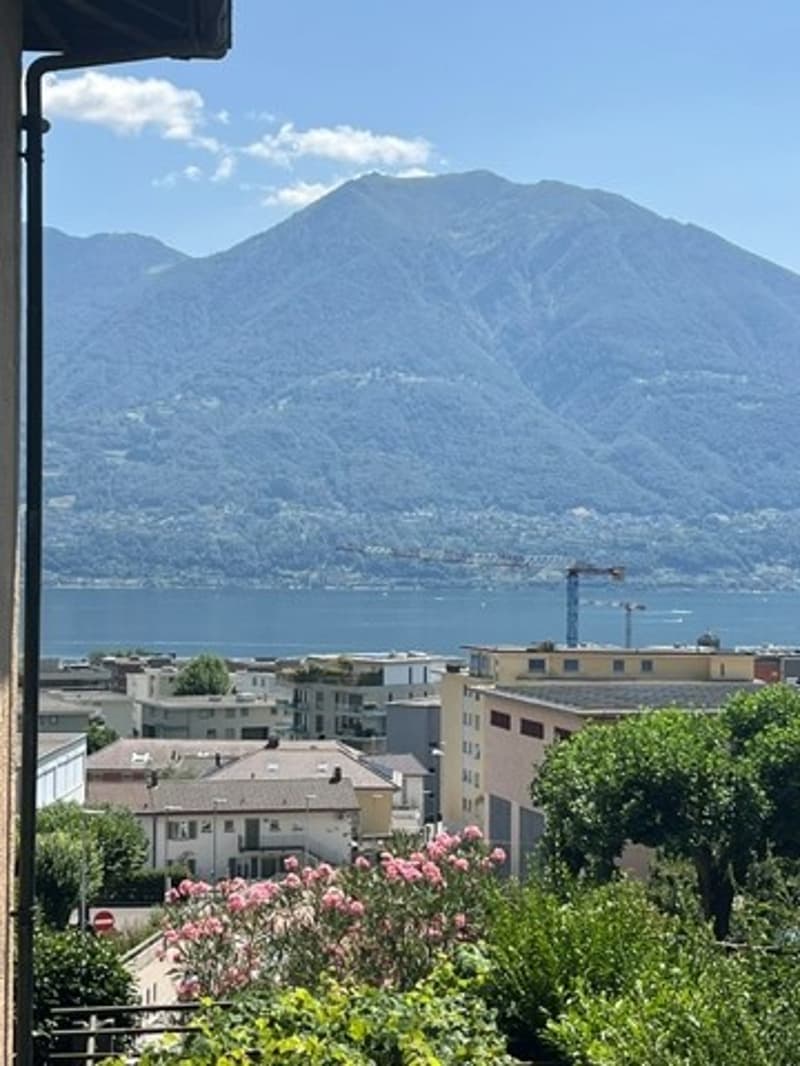 Casa plurifamiliare con vista panoramica a Minusio (2)