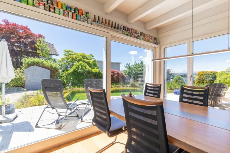 Willkommen in diesem schönen Zuhause mit sonnenverwöhnten Räumen und einem grossartigen Aussenbereich