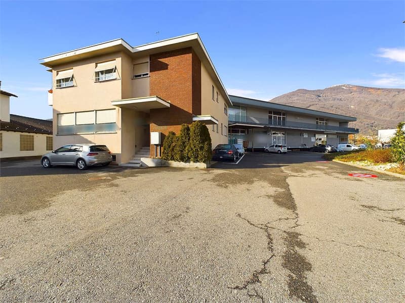 Immobiliare residenziale e commerciale a Lamone (4)
