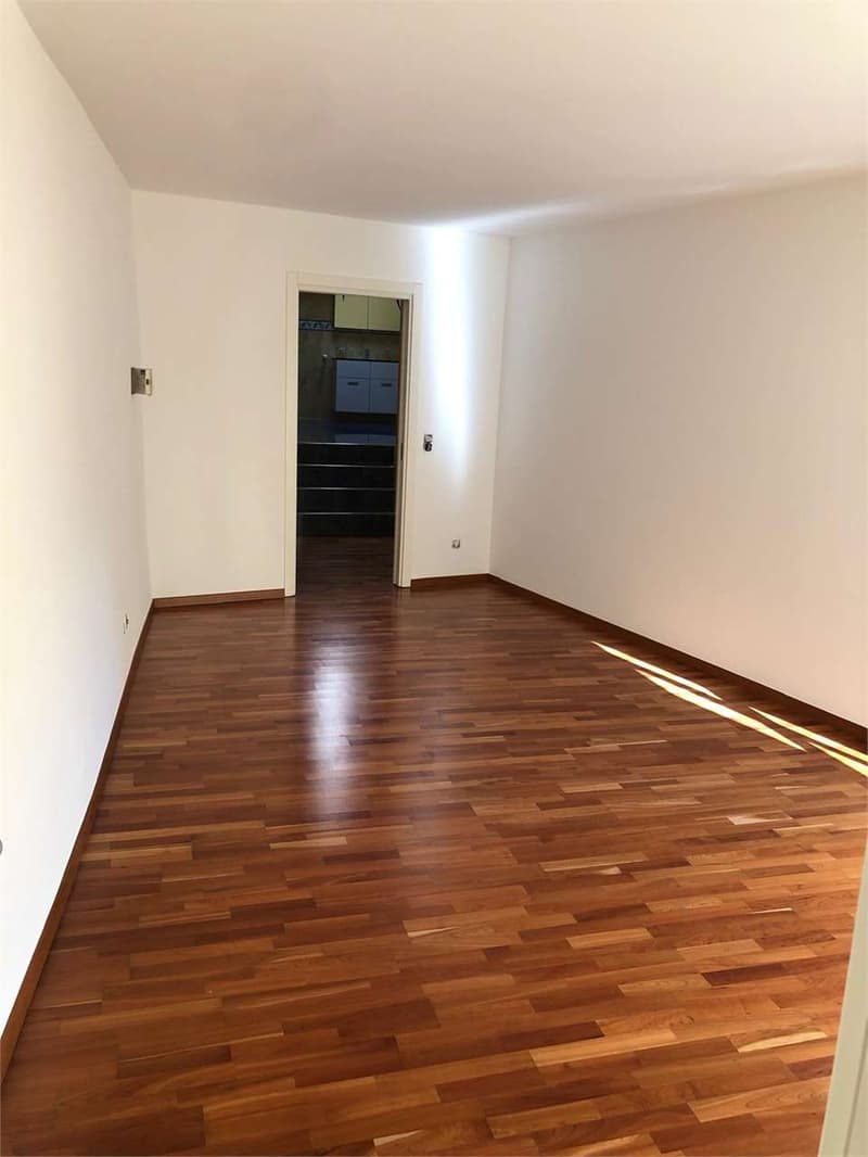 MELANO - in centro paese affittiamo un 4.5 loc. duplex (10)