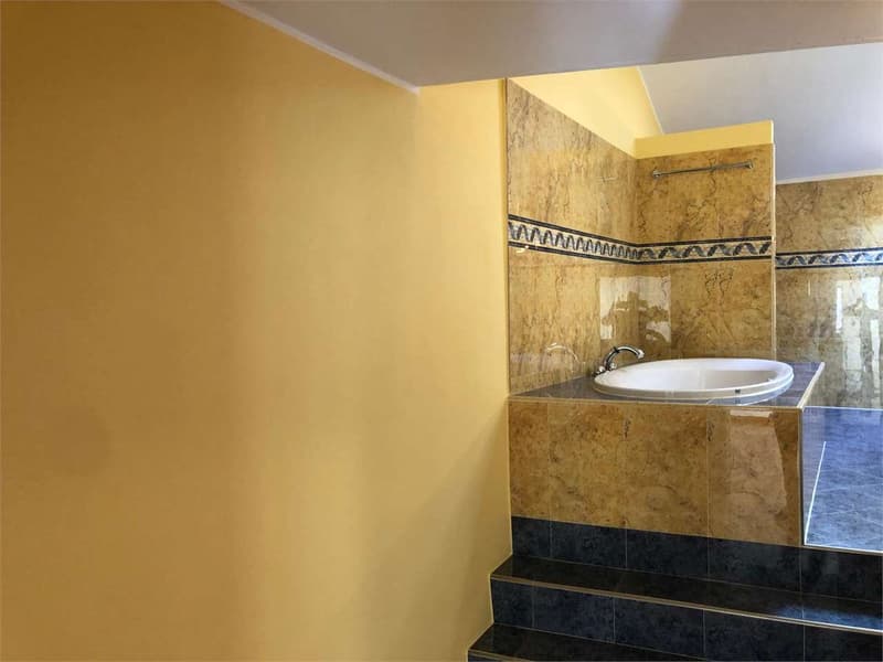 MELANO - in centro paese affittiamo un 4.5 loc. duplex (13)