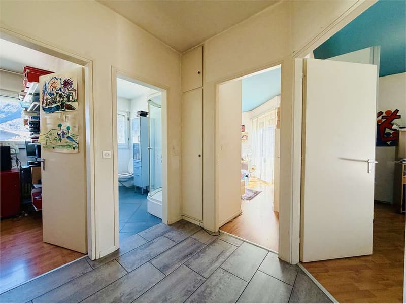 Casa bifamiliare con piscina, giardino e vista panoramica a Riva San V (11)