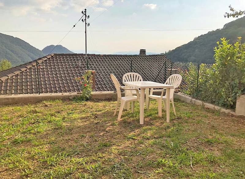 Casa con giardino e cascina (casa secondaria) (5)