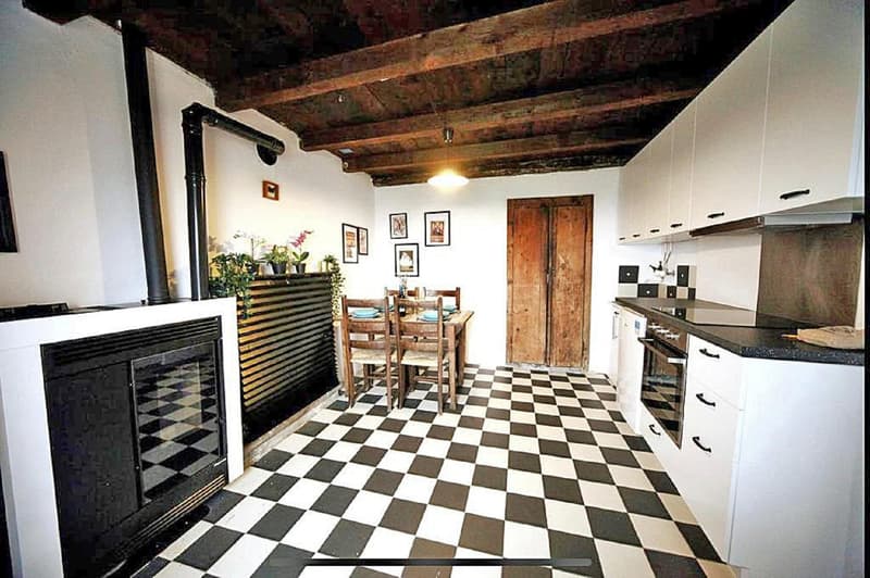 Casa con giardino e cascina (casa secondaria) (2)