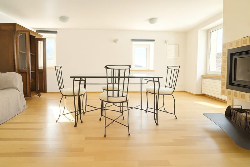 Casa ristrutturata nel nucleo di Bogno, con grande terrazza (4)