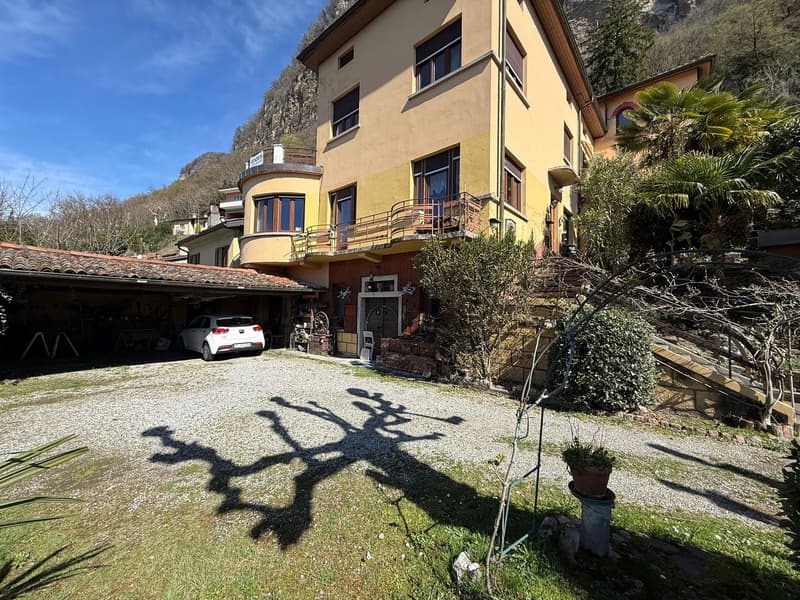 Grande casa immersa nel verde con parco edificabile (5)