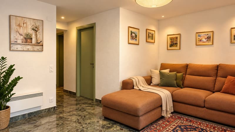 Villetta d’angolo con giardino, piscina condominiale (9)