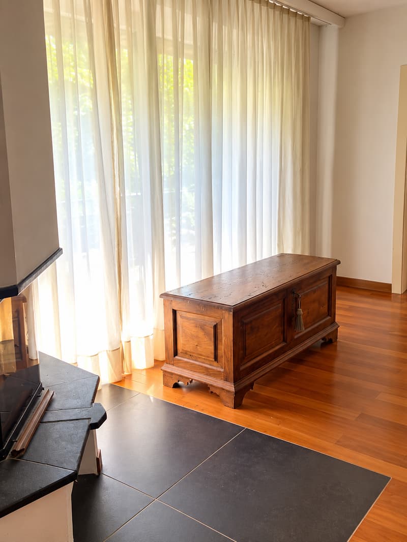 Casa unifamiliare con ampi spazi, giardino e vista aperta sulle montagne (19)