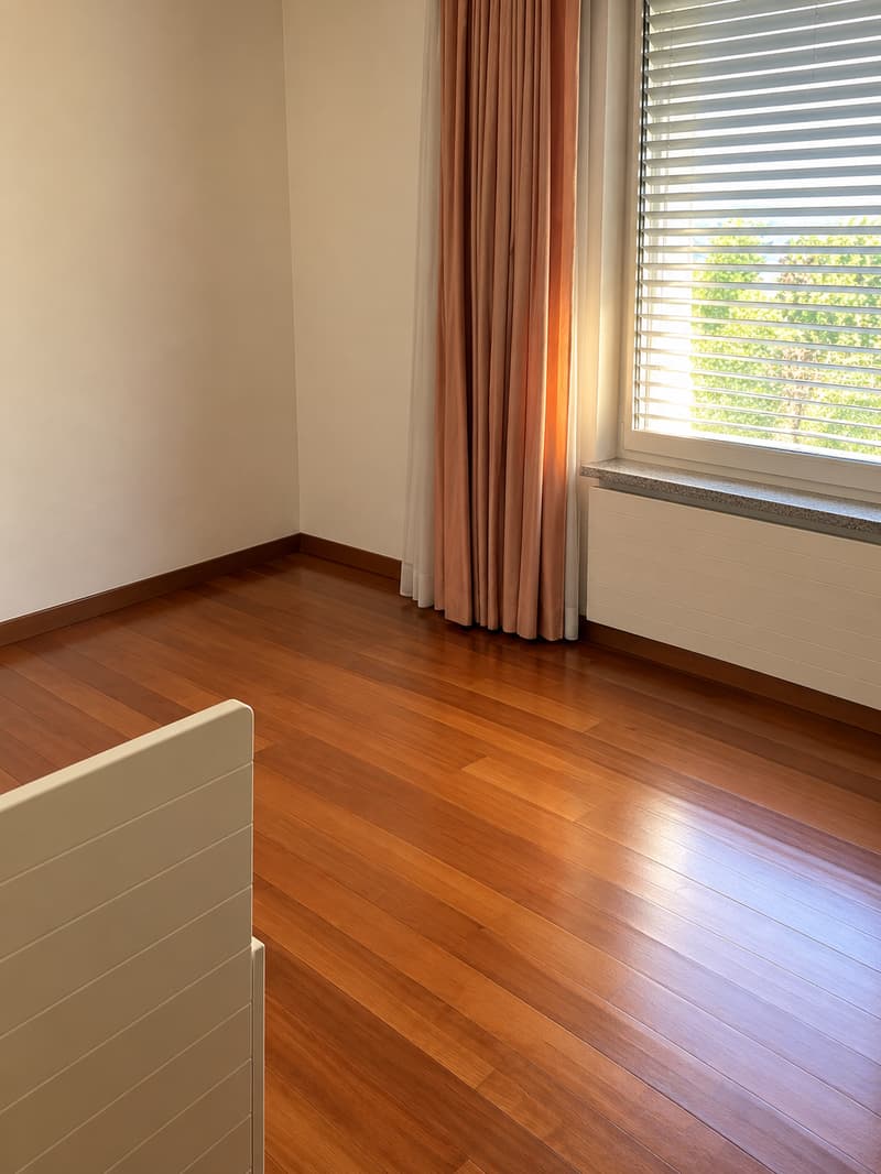 Casa unifamiliare con ampi spazi, giardino e vista aperta sulle montagne (18)