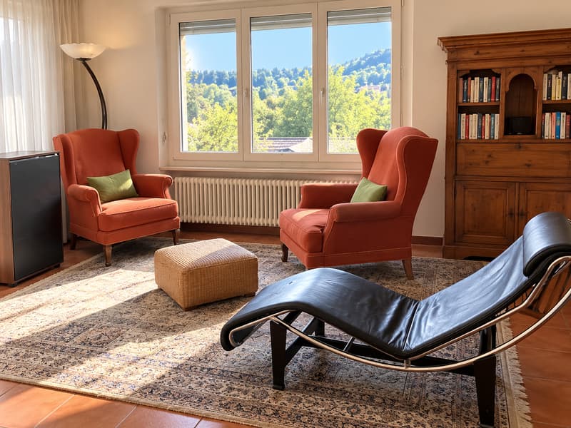 Casa unifamiliare con ampi spazi, giardino e vista aperta sulle montagne (11)