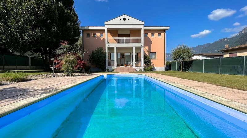 Splendida villa con piscina a Riva San Vitale (POSSIBILITà DI SUBENTRO ALL'IPOTECA) (1)