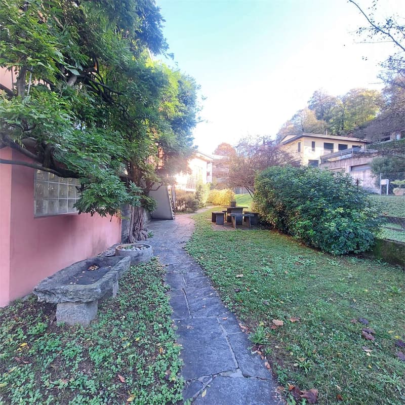 Montagnola, Terreno edificabile con villa preesistente (5)