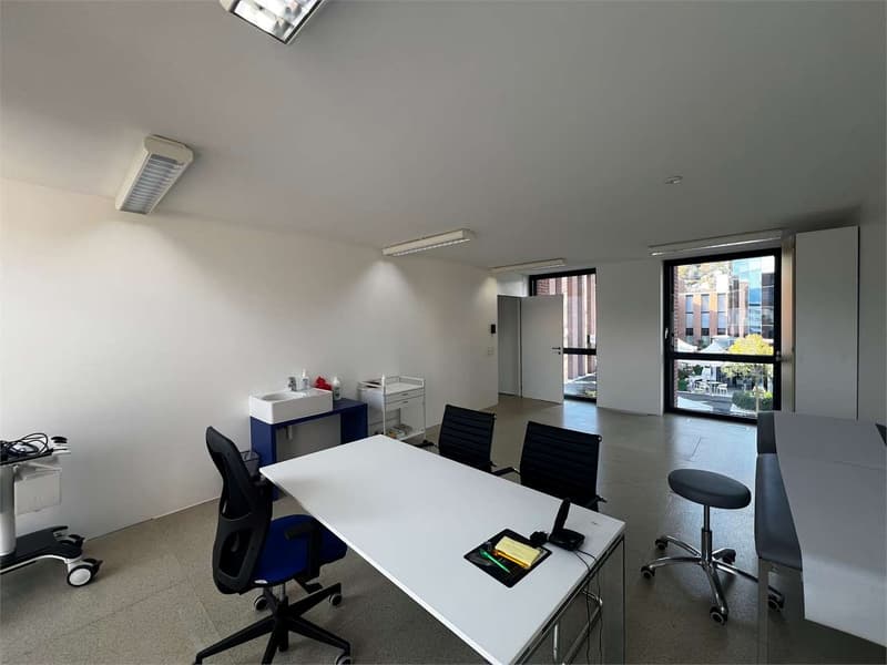Rif. 2642 - World Trade Center, Agno - ufficio/studio medico in affitt (5)