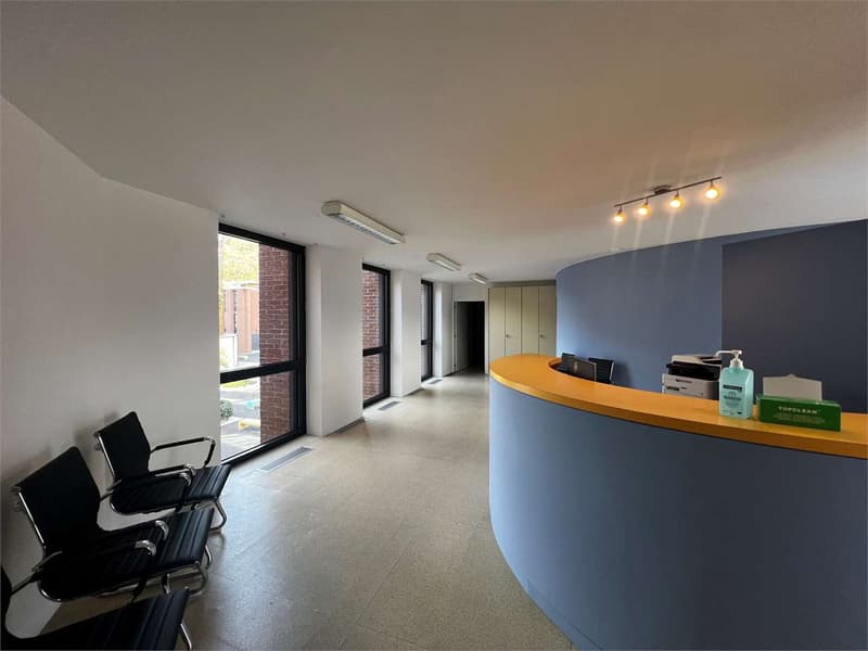 Rif. 2642 - World Trade Center, Agno - ufficio/studio medico in affitt (2)