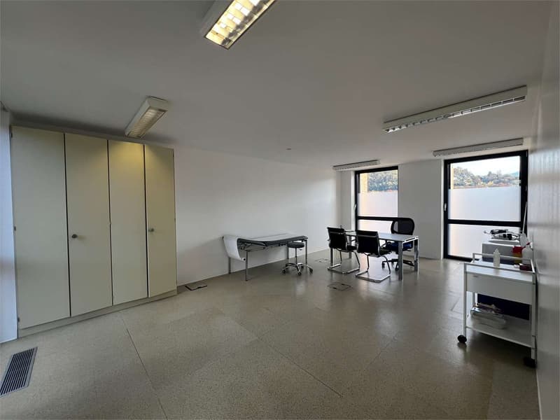Rif. 2642 - World Trade Center, Agno - ufficio/studio medico in affitt (4)