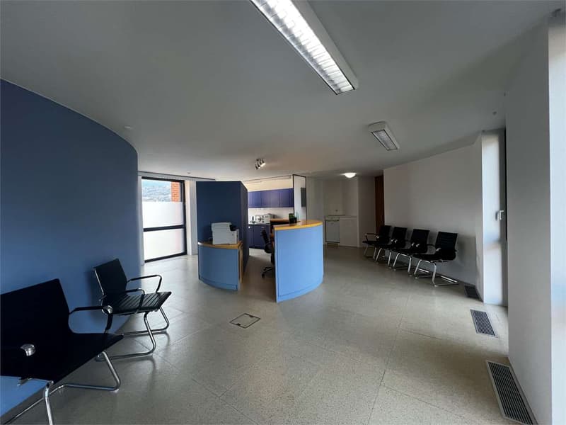 Rif. 2642 - World Trade Center, Agno - ufficio/studio medico in affitt (3)
