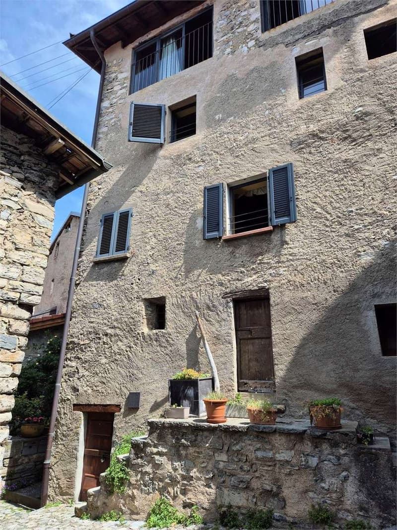 2608_Casa rustica ticinese nel nucleo con vista lago. (3)