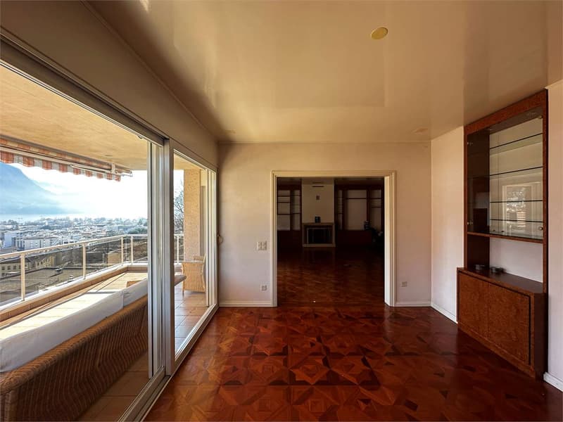 Rif.2645 Elegante Residenza di 400 mq con Vista Lago a Lugano (7)