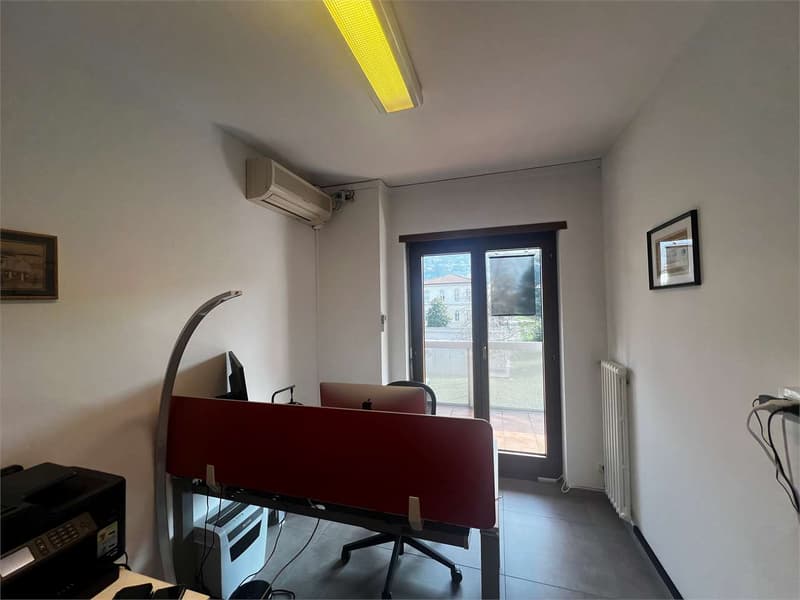 rif. 2673 Lugano - Postazione di lavoro (scrivania) in locazione (3)