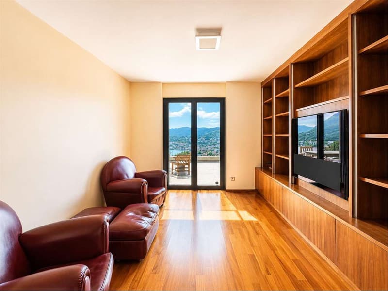 Esclusivo Attico con Roof Garden e Vista Panoramica sul Lago di Lugano (5)