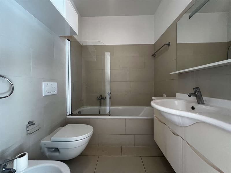 Rif. 2703 Lugano in affitto ampio 2.5 locali con giardino privato (9)