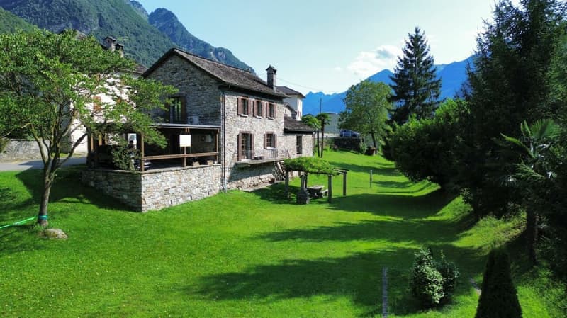 Casa Ticinese di 5 ½ locali con grande terreno e soleggiata | homegate.ch