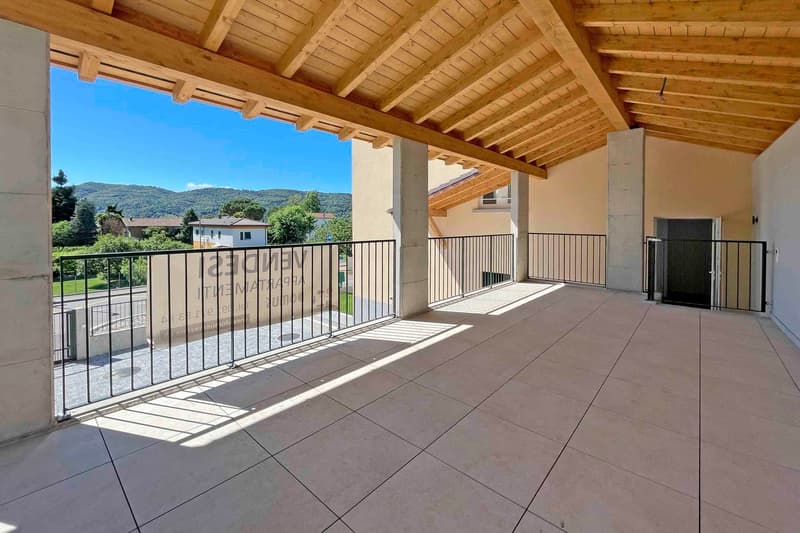 SPLENDIDI APPARTAMENTI CON GIARDINO E CORTE PRIVATA (9)
