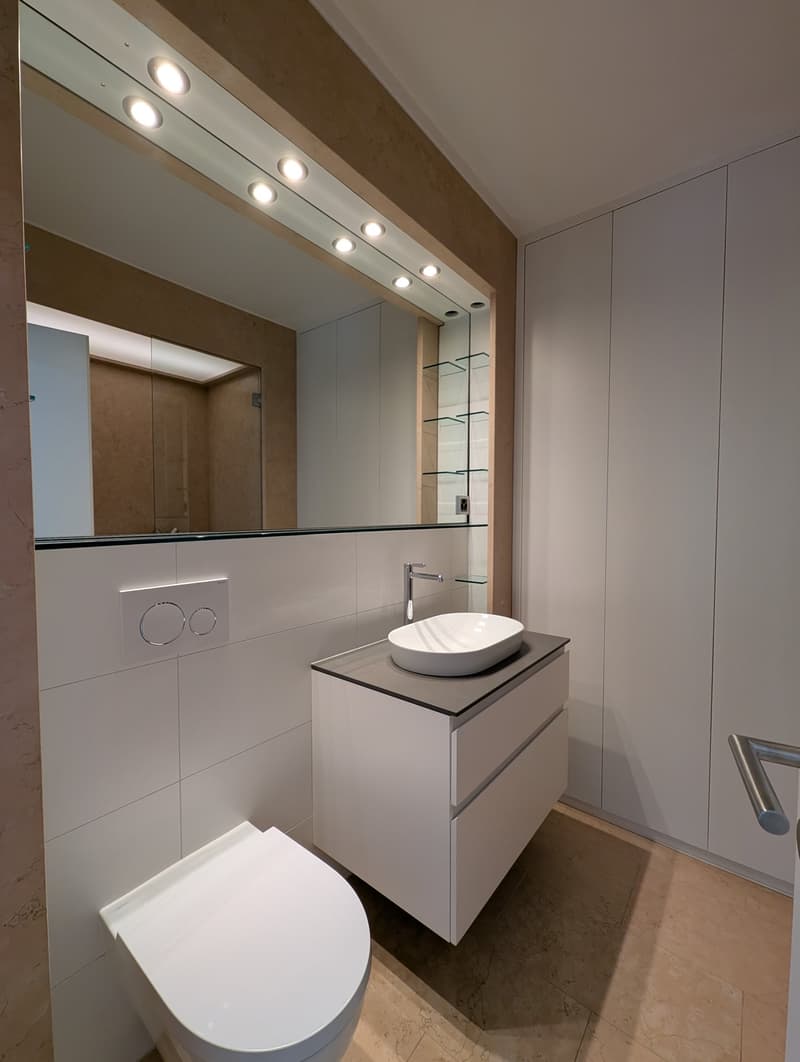 Modernes und elegantes Ferien-Penthouse am See mit Bootsliegeplatz (12)