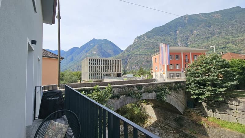 MODERNA CASA UNIFAMILIARE DI 5.5 LOCALI (8)