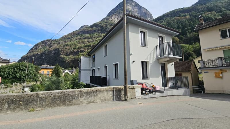 BELLA CASA UNIFAMILIARE DI 5.5 LOCALI (1)