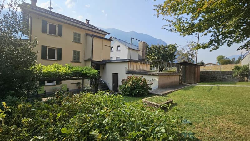 CASA UNIFAMILIARE CON CURATO GIARDINO A S.VITTORE (18)